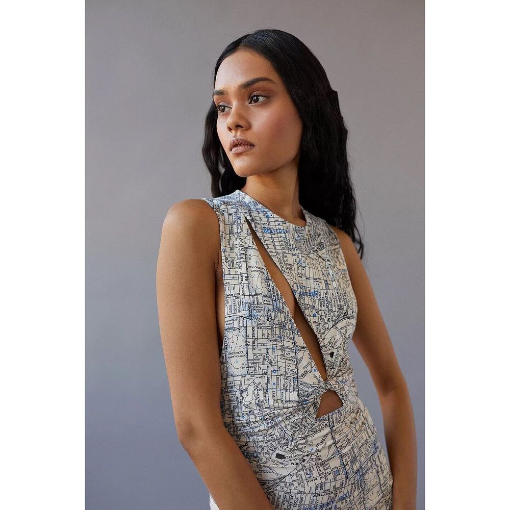 UO Amaya Printed Twist Front Bodycon Dress Size XS. B25 - Picture 3 of 7